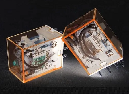 電磁繼電器觸點(diǎn)由什么材料制造組成，電磁繼電器是做什么用的？